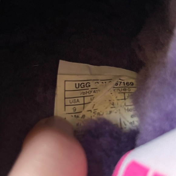 UGG Fluff Yeah Slide Pride Rainbow Purple Fur Slippers Womens Size 9 w/box - Picture 6 of 7